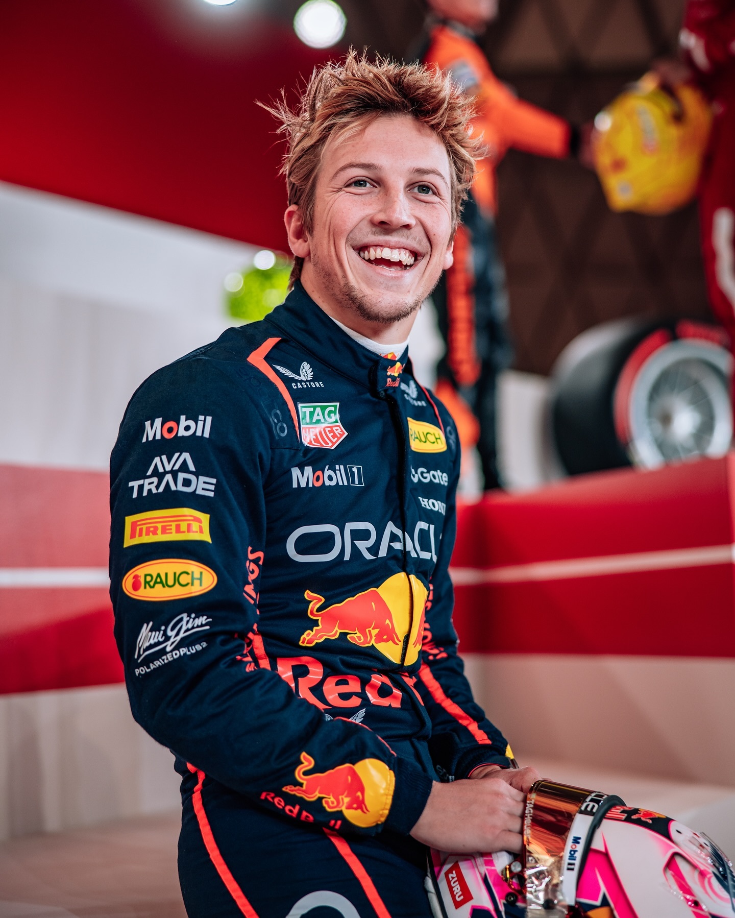 雷诺车队绝杀阿斯顿马丁，诺里斯关键制胜