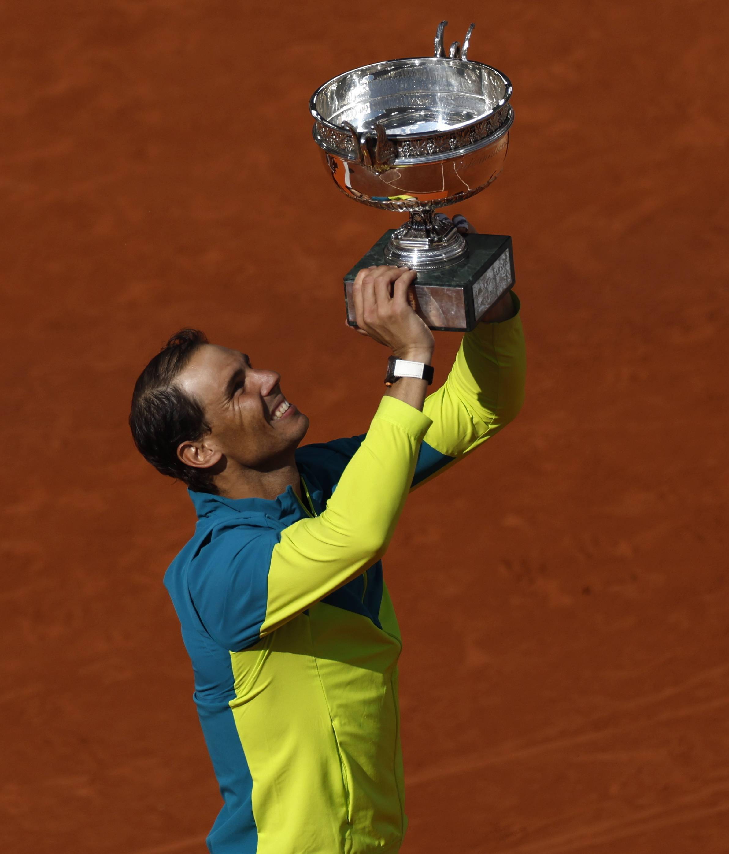 法网翻盘年终总决赛，纳达尔扛起全队