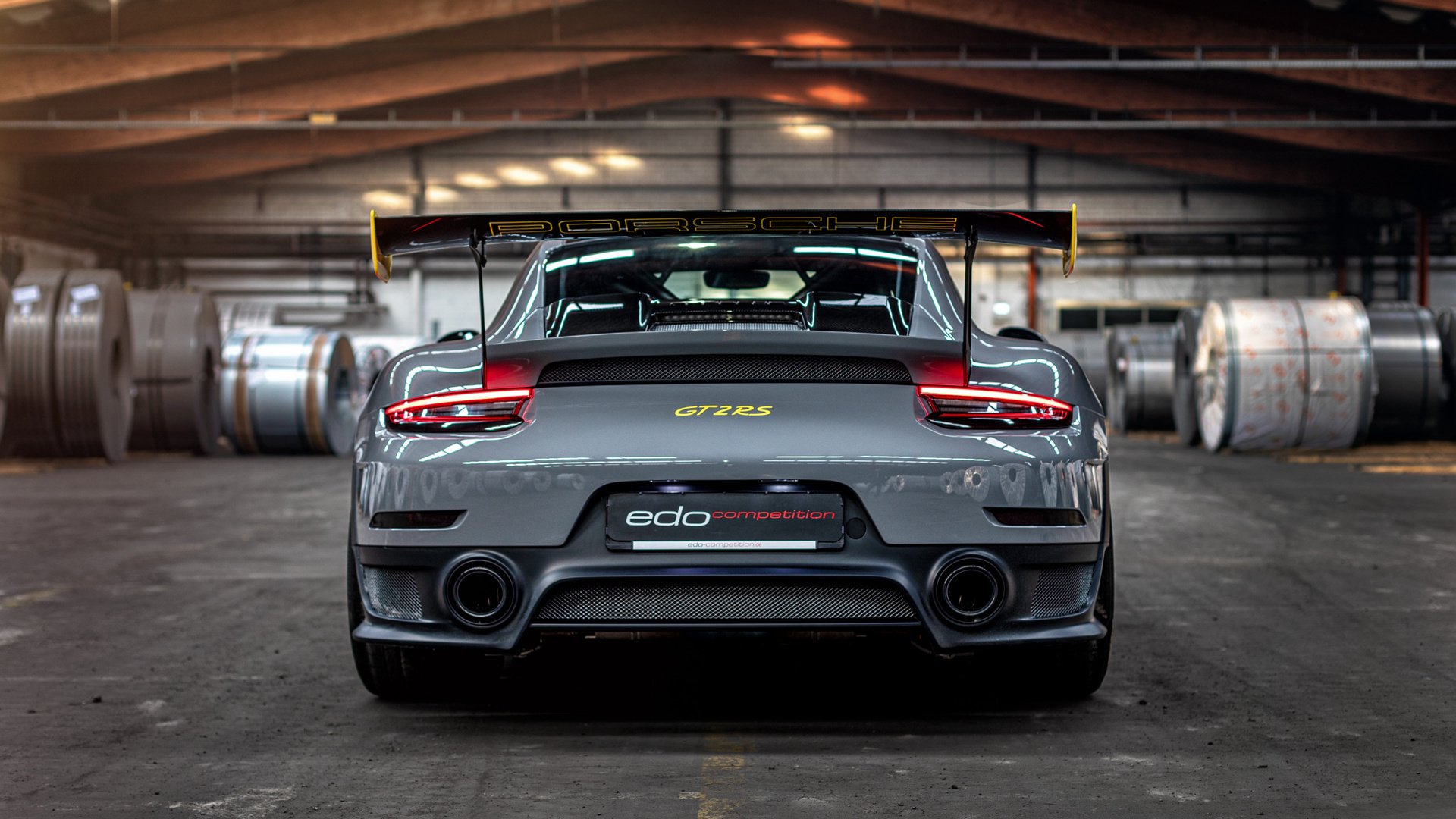 悬崖边的对决，梅赛德斯千分之一秒险胜红牛，阿隆索刷新不朽纪录