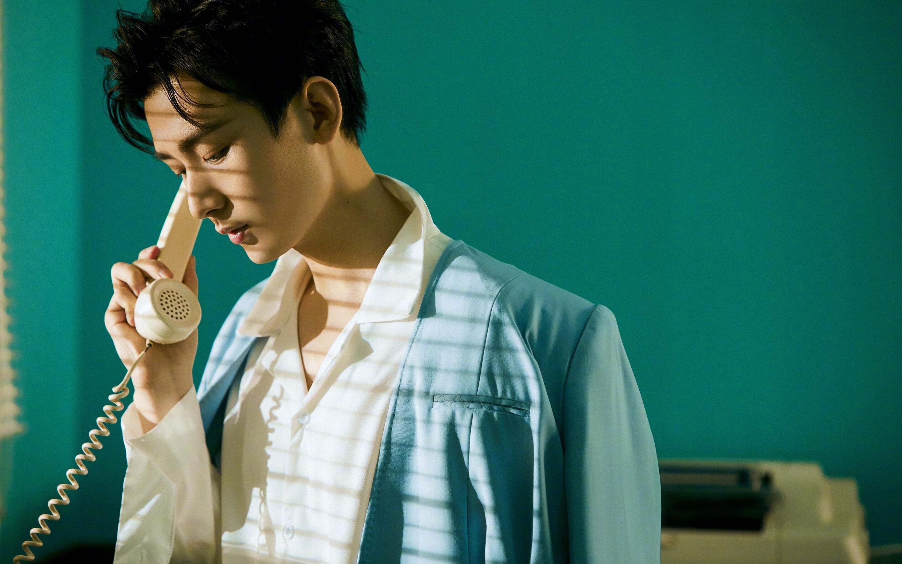 绿茵鏖战与方寸惊雷，当团队铁血流向个人主义的圣殿