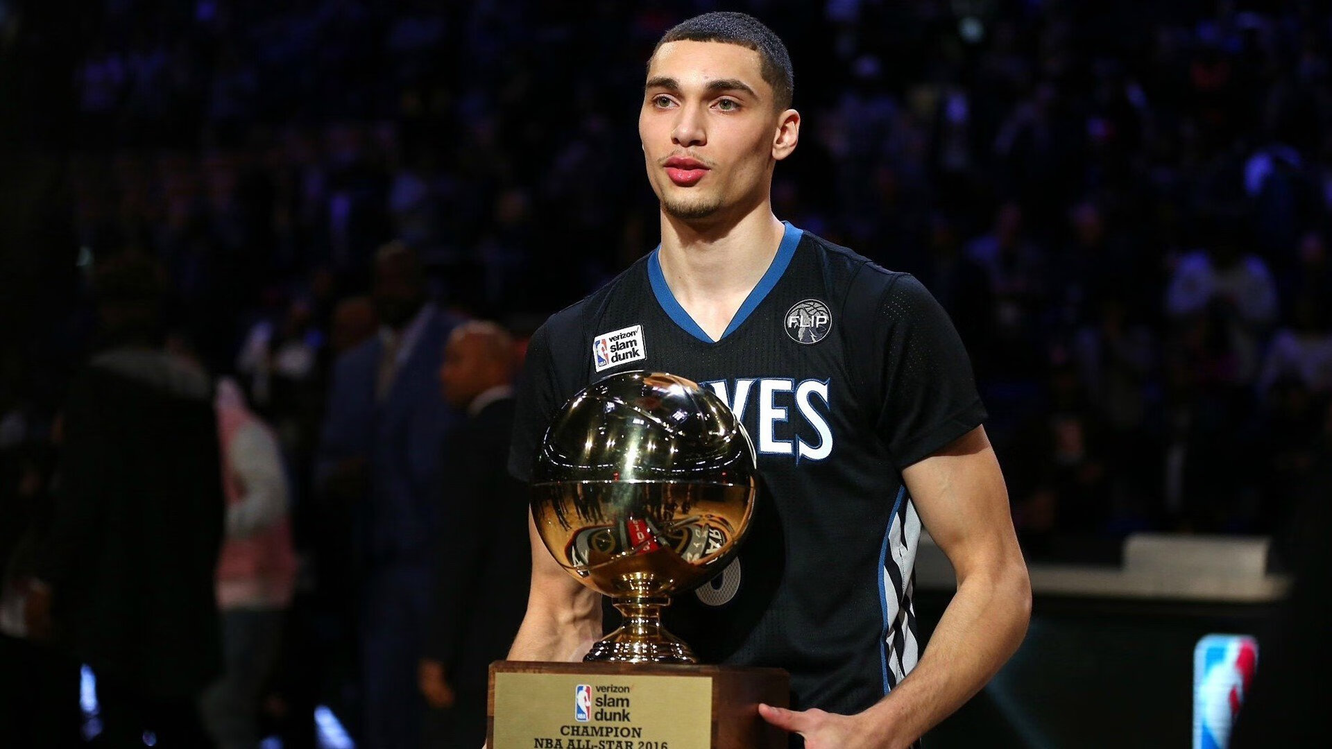 擎天一柱！马丁内利关键破局，摩纳哥轻盈跨越几内亚